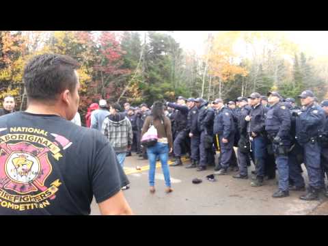 Clash between shale gas protestors &amp; RCMP.