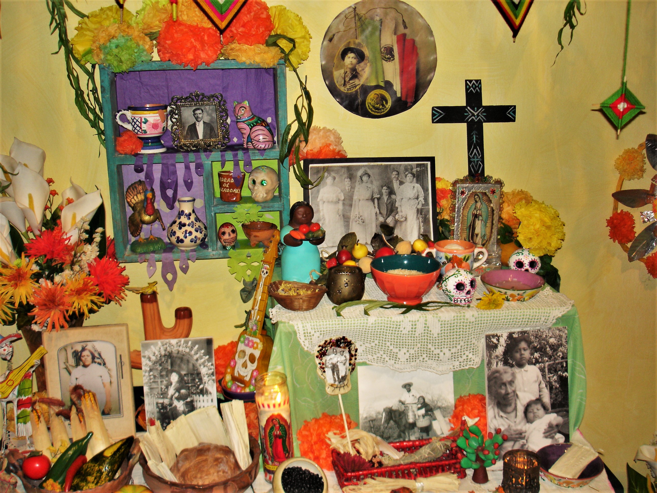 Day of the Dead altars