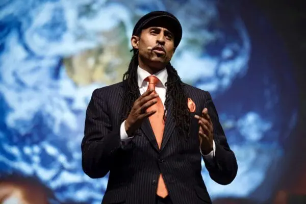 Dr. Mustafa Santiago Ali